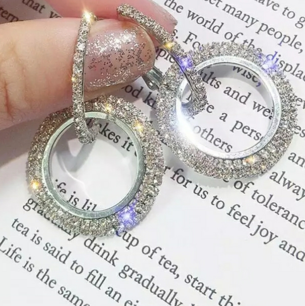 CRYSTAL ROUND EARRINGS